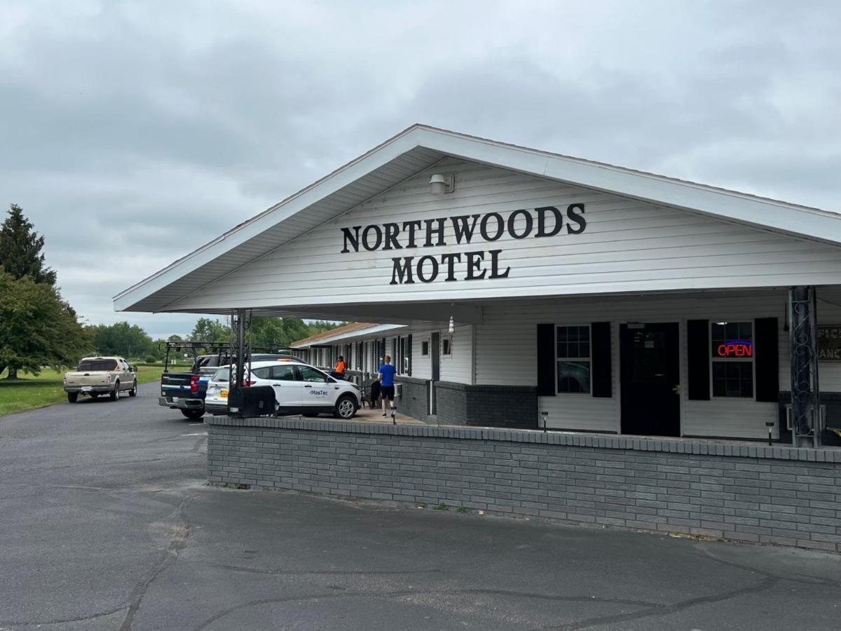 Northwoods Motel Ladysmith Exterior foto